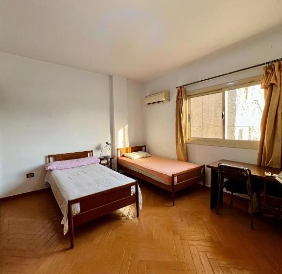 پانسیون Sunny Central Room Besides Auc Downtown