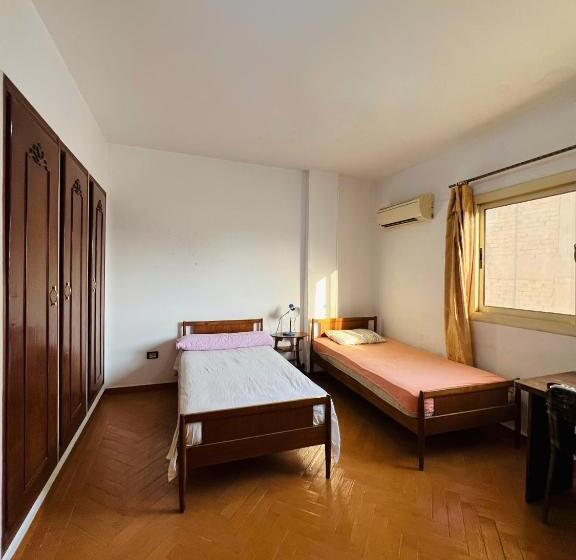 پانسیون Sunny Central Room Besides Auc Downtown