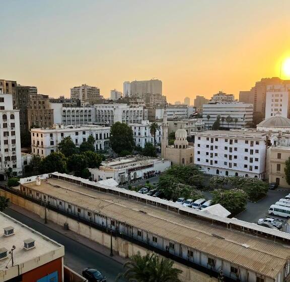 پانسیون Sunny Central Room Besides Auc Downtown