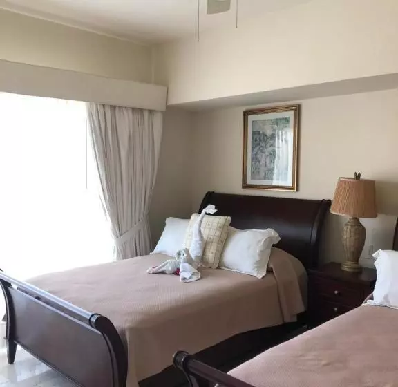 Porto Bello Grand Marina