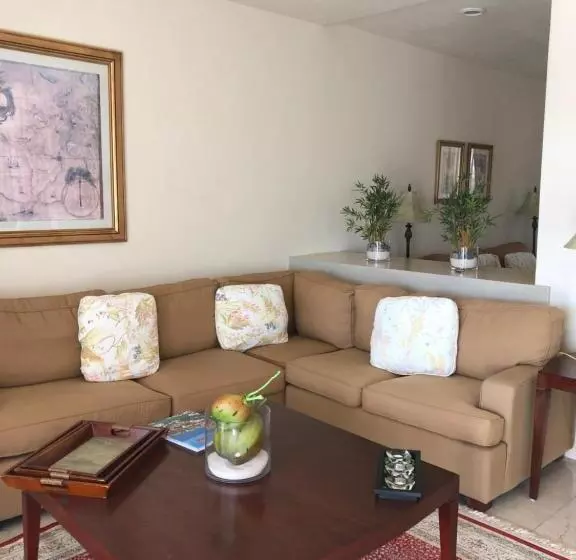 Porto Bello Grand Marina