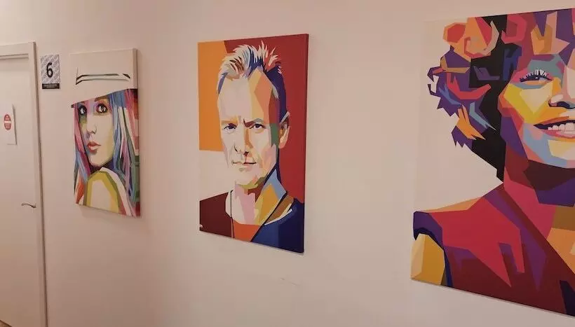 هاستل Arc House Pop Art