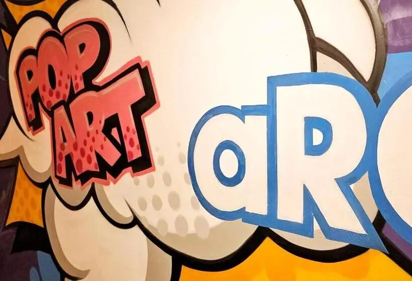 هاستل Arc House Pop Art