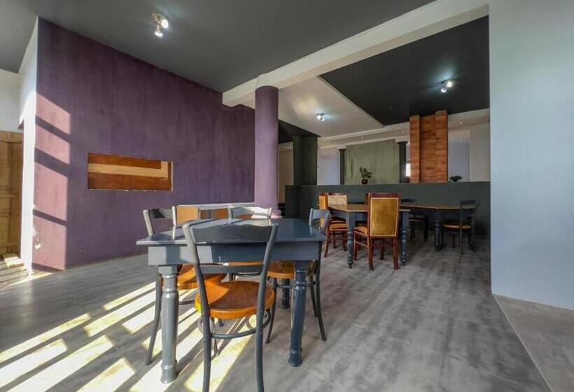 مبيت وإفطار Flagridge County Lodge