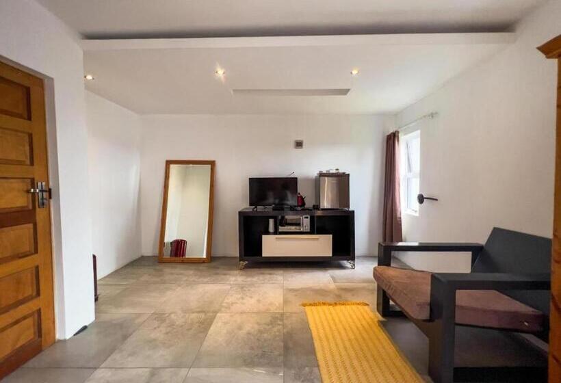 مبيت وإفطار Flagridge County Lodge