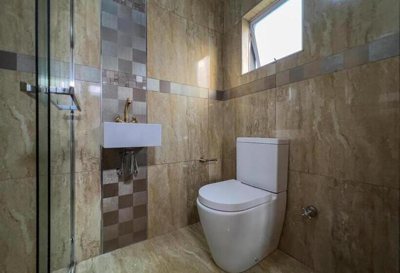 مبيت وإفطار Flagridge County Lodge