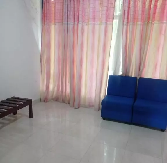 ベッドアンドブレックファースト Leisure On Hotel Negombo