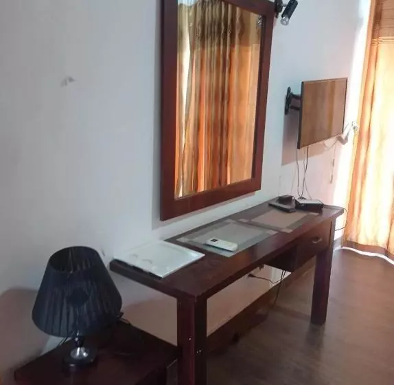 ベッドアンドブレックファースト Leisure On Hotel Negombo