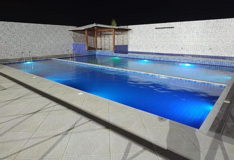 Отель Cabo Frio Suítes