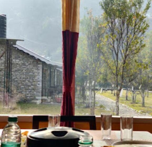 هتل Dirang Boutique Cottages,dirang