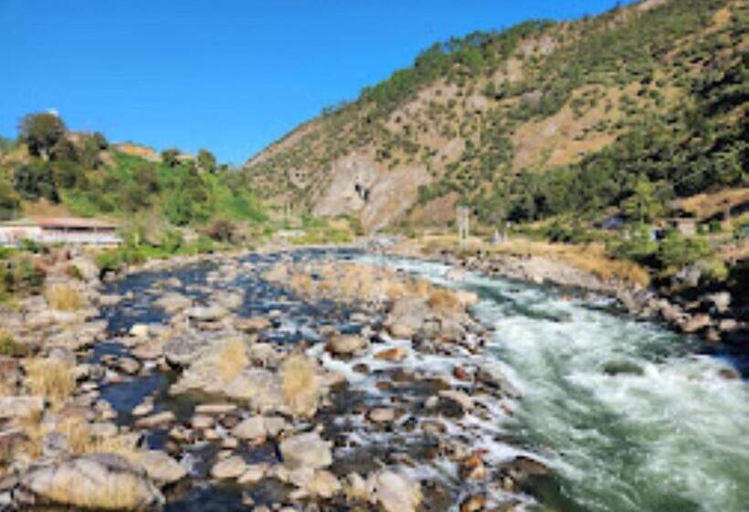 هتل Dirang Boutique Cottages,dirang