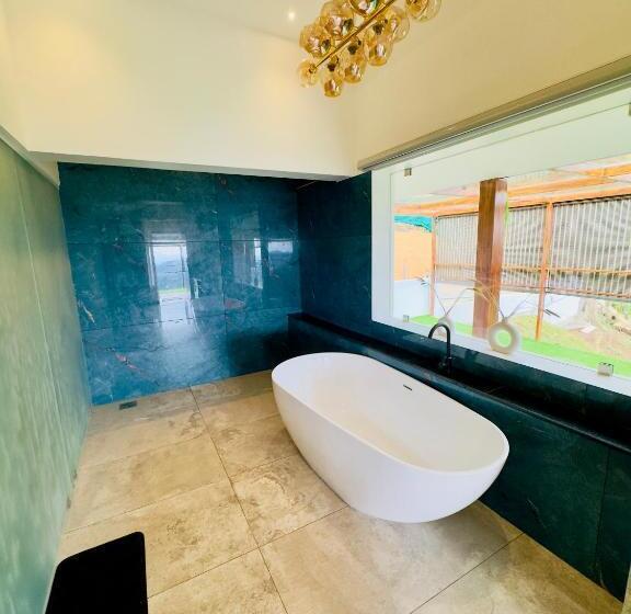 فندق Misty Wonders