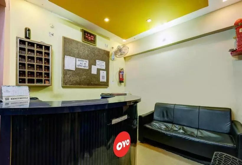 ホテル Oyo Flagship Saalt