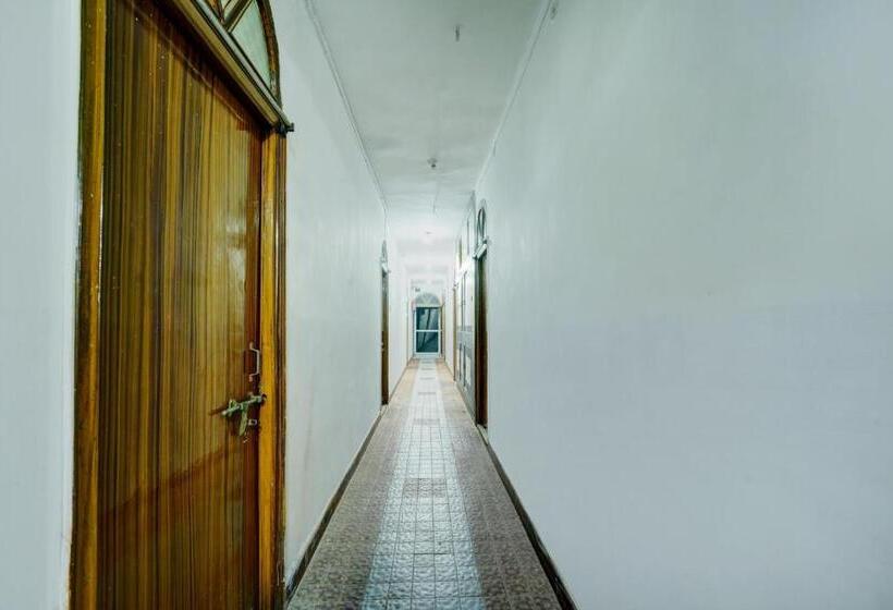 בית מלון כפרי Oyo Flagship Saalt