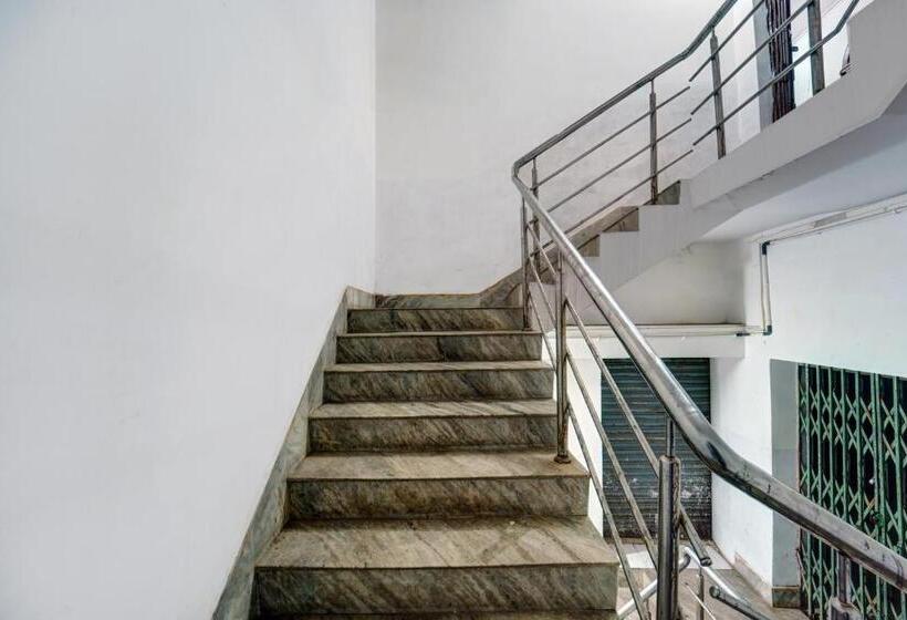 בית מלון כפרי Oyo Flagship Saalt