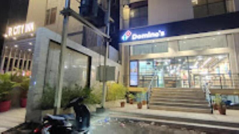 هتل R City Inn Rajkot