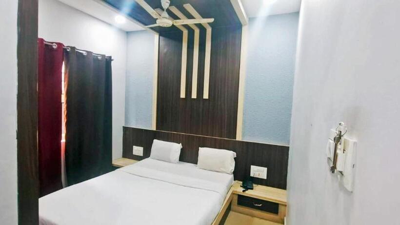 호텔 Staymaker Juju Residency