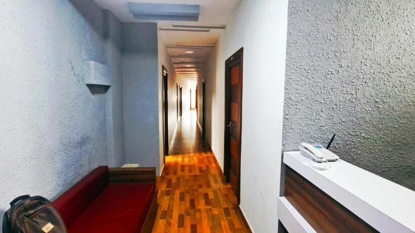 호텔 Staymaker Juju Residency