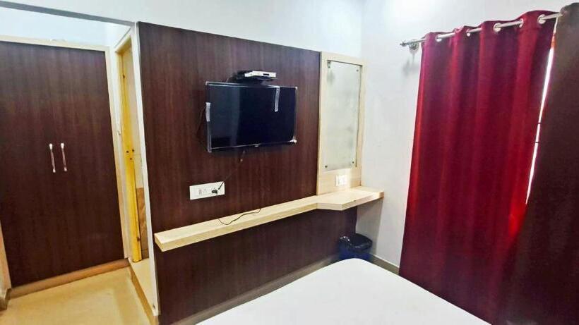 호텔 Staymaker Juju Residency