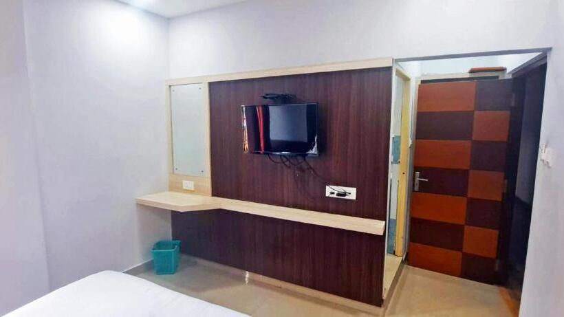 호텔 Staymaker Juju Residency