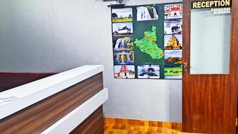 호텔 Staymaker Juju Residency