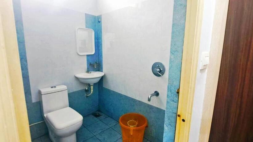 호텔 Staymaker Juju Residency