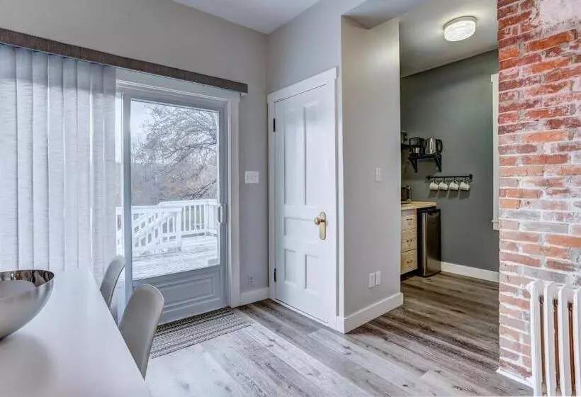 ホテル Your Lunenburg Winter Retreat Awaits!