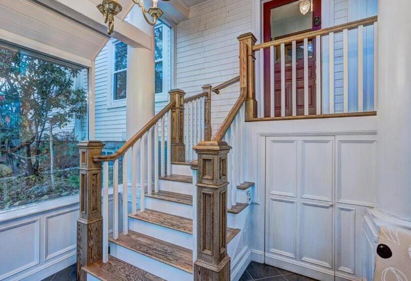 هتل Your Lunenburg Winter Retreat Awaits!