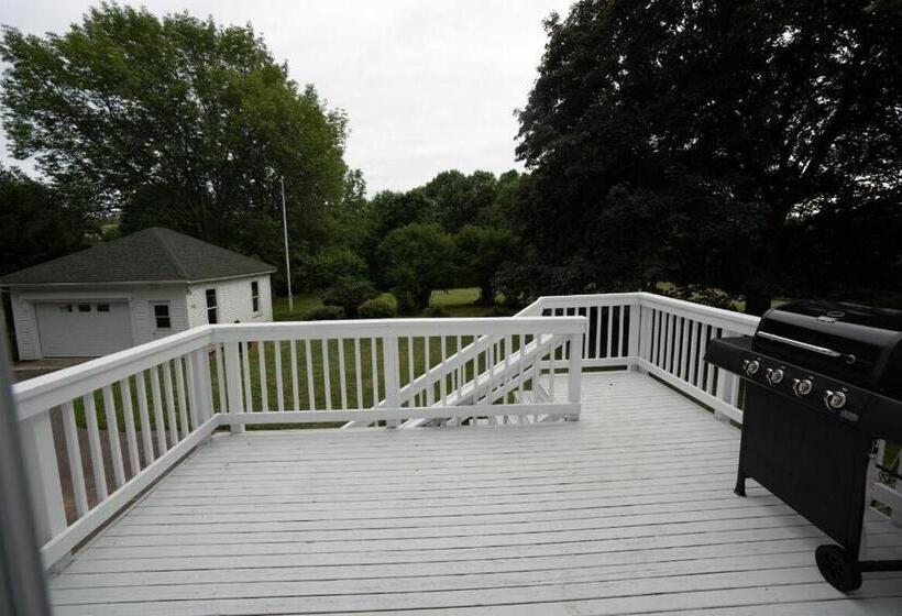 هتل Your Lunenburg Winter Retreat Awaits!