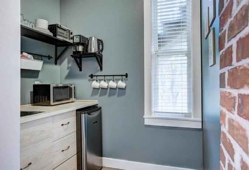 هتل Your Lunenburg Winter Retreat Awaits!