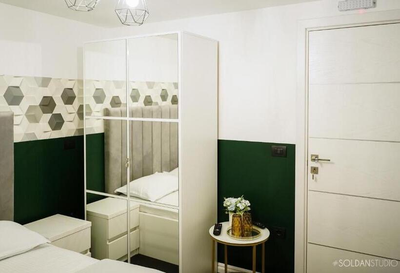 Pensão La Codrii Cajvanei