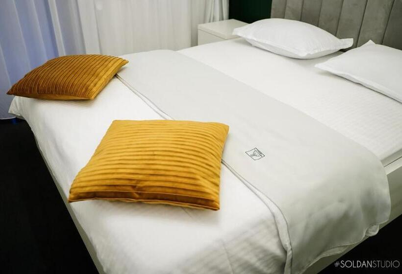 Pensão La Codrii Cajvanei