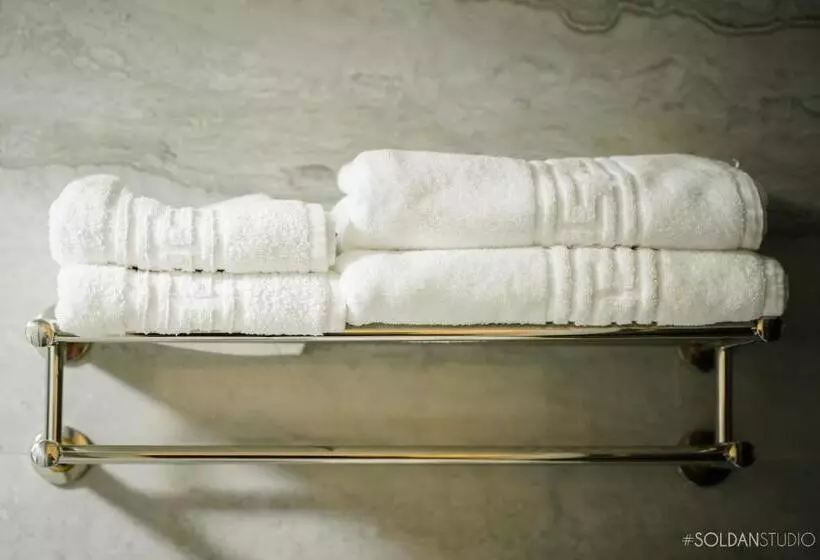 Majatalo La Codrii Cajvanei