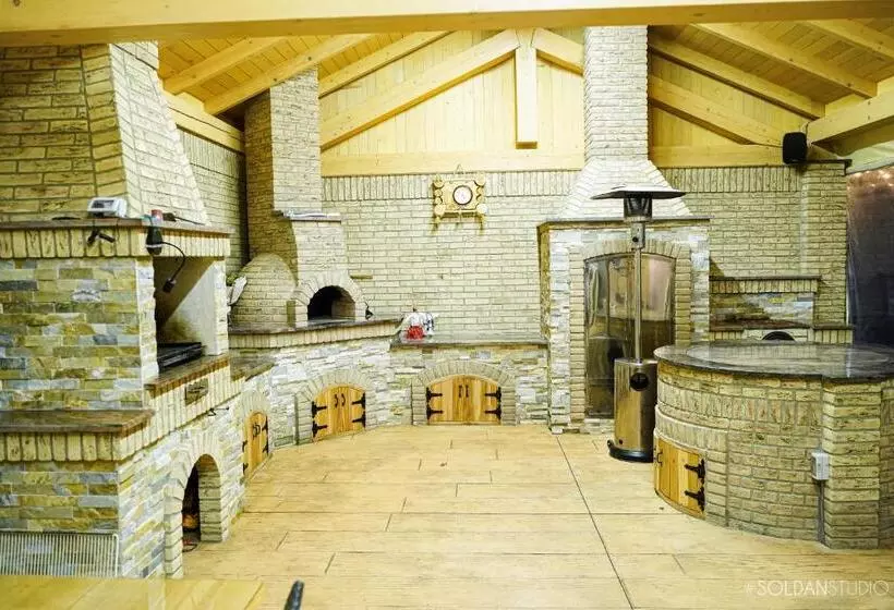 Majatalo La Codrii Cajvanei