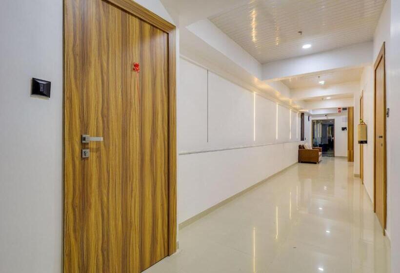 Collection O Hotel S. S. Plaza