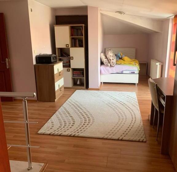 Hostel In Bahcelievler