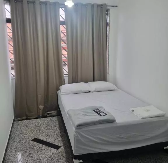 ホテル Hostel Anprado 7