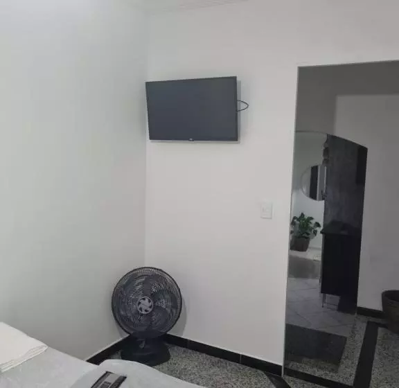 ホテル Hostel Anprado 7