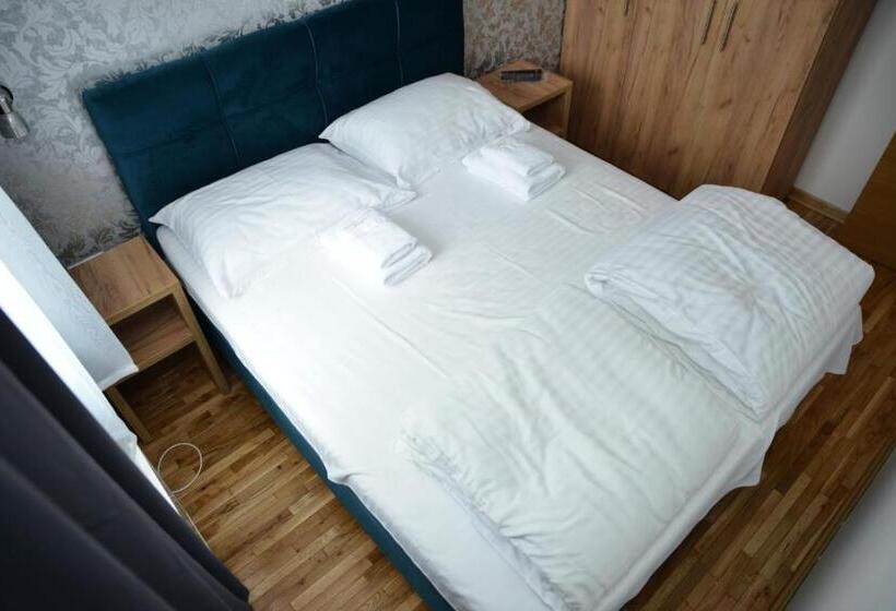 هتل Kraljevi Cardaci Cardak