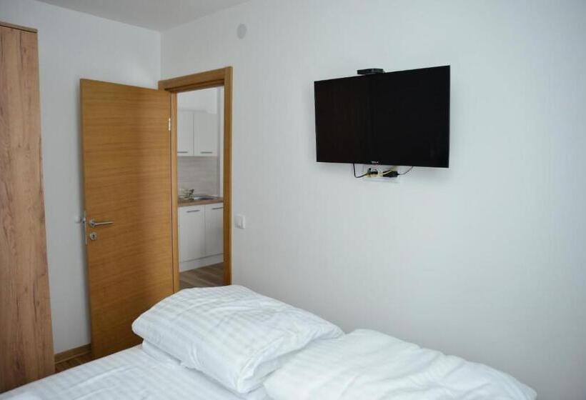 هتل Kraljevi Cardaci Cardak