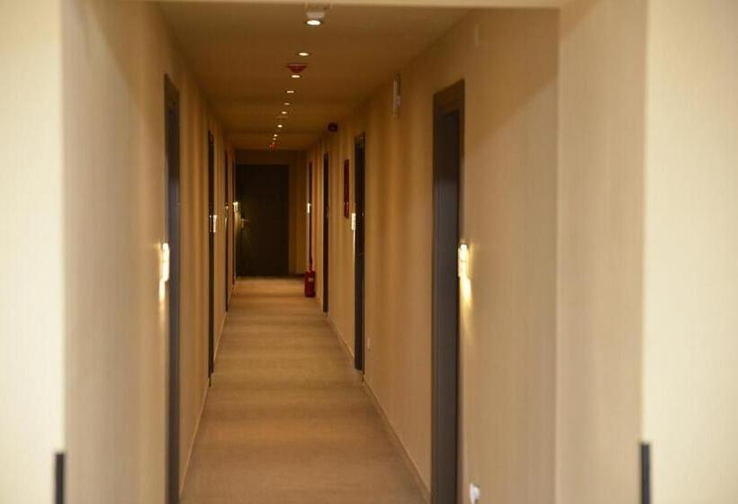 هتل Kraljevi Cardaci Cardak