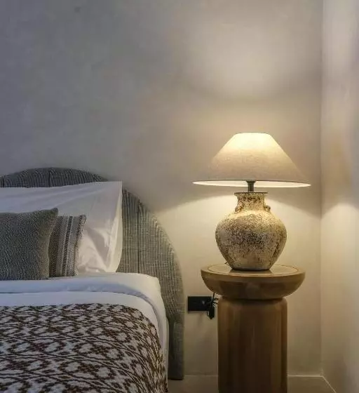 Hotelli La Zarene Suites