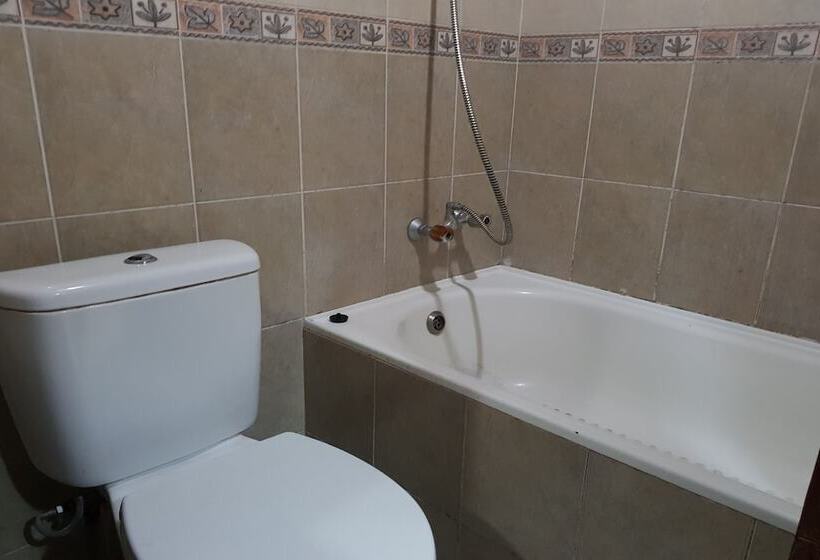 Отель Oyo 93402 Family Homestay Syariah