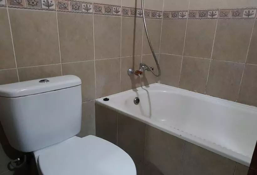 Hotelli Oyo 93402 Family Homestay Syariah