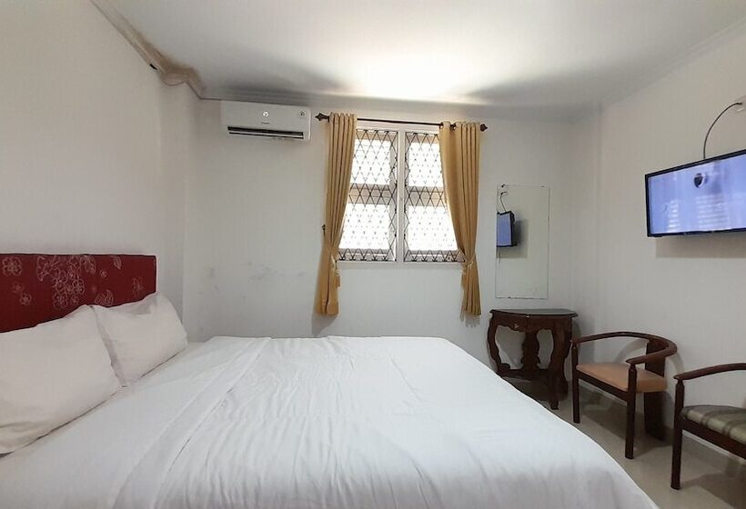 Отель Oyo 93402 Family Homestay Syariah