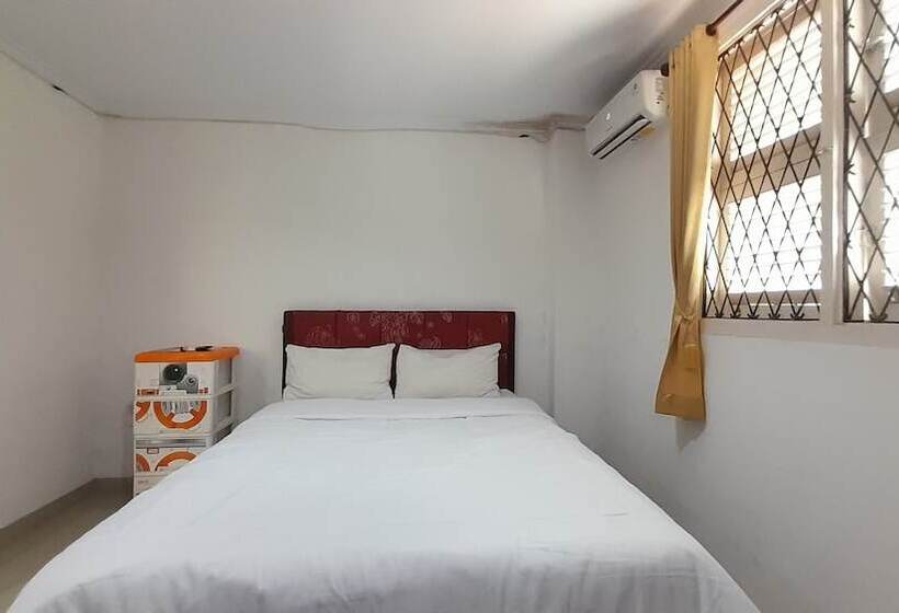 Отель Oyo 93402 Family Homestay Syariah