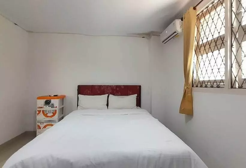 Hotelli Oyo 93402 Family Homestay Syariah