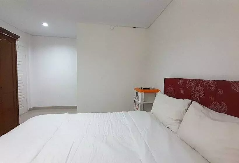 Hotelli Oyo 93402 Family Homestay Syariah