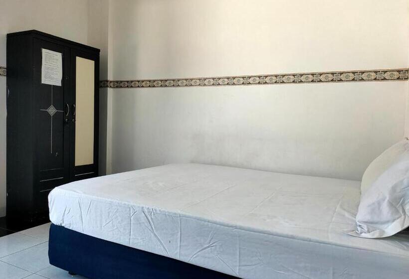 هتل Oyo 93412 Kost Irma Syariah