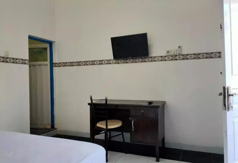Hotelli Oyo 93412 Kost Irma Syariah